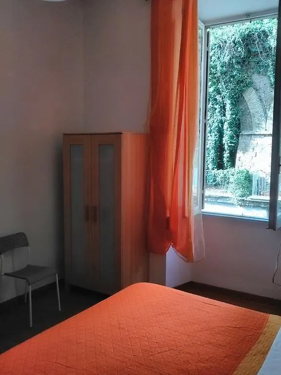 Rooms In Trastevere ローマ ゲストハウス