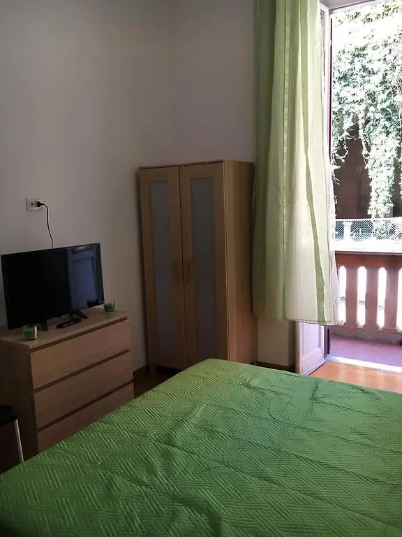 Rooms In Trastevere ローマ ゲストハウス